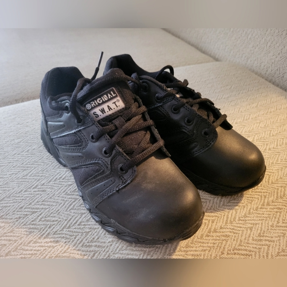 NWOT original SWAT chase low work shoe men's 5.5 women's 7